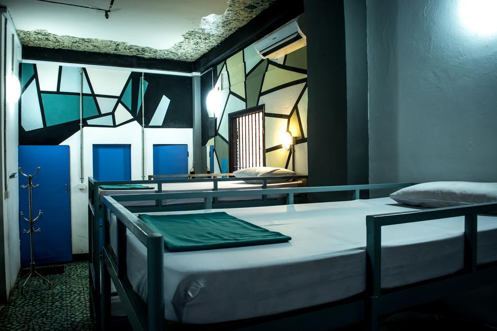 The Living Quarters Hostel 543 Siem Reap Exteriör bild