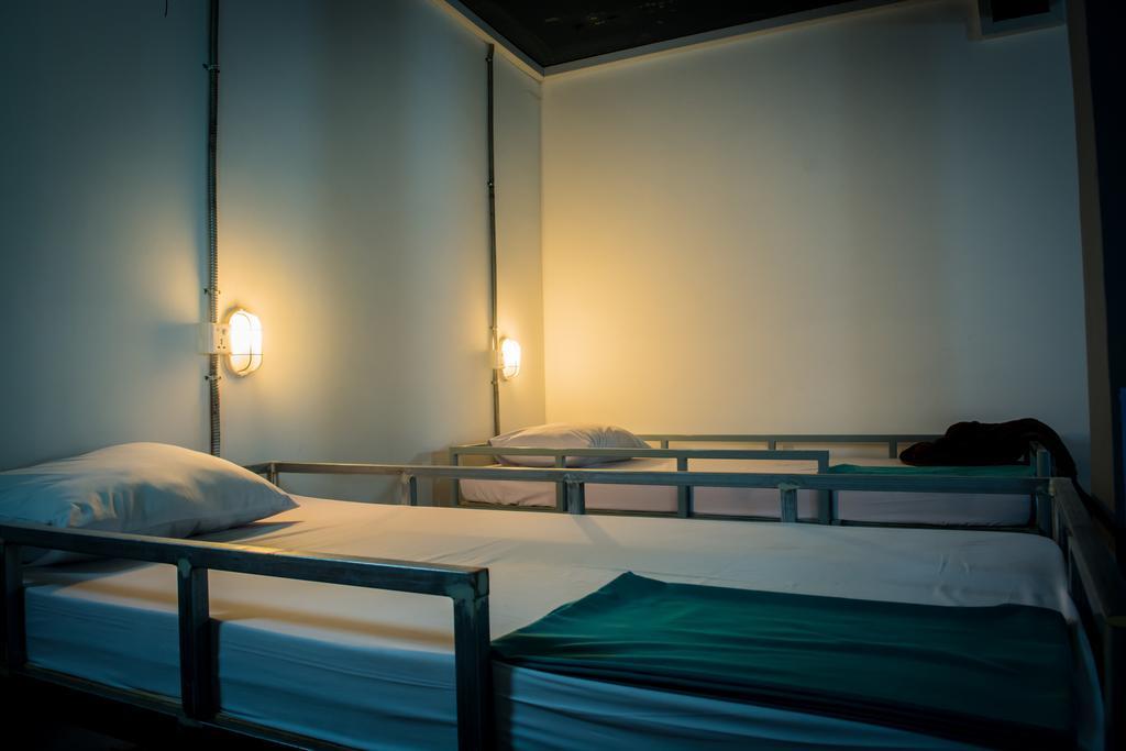 The Living Quarters Hostel 543 Siem Reap Exteriör bild