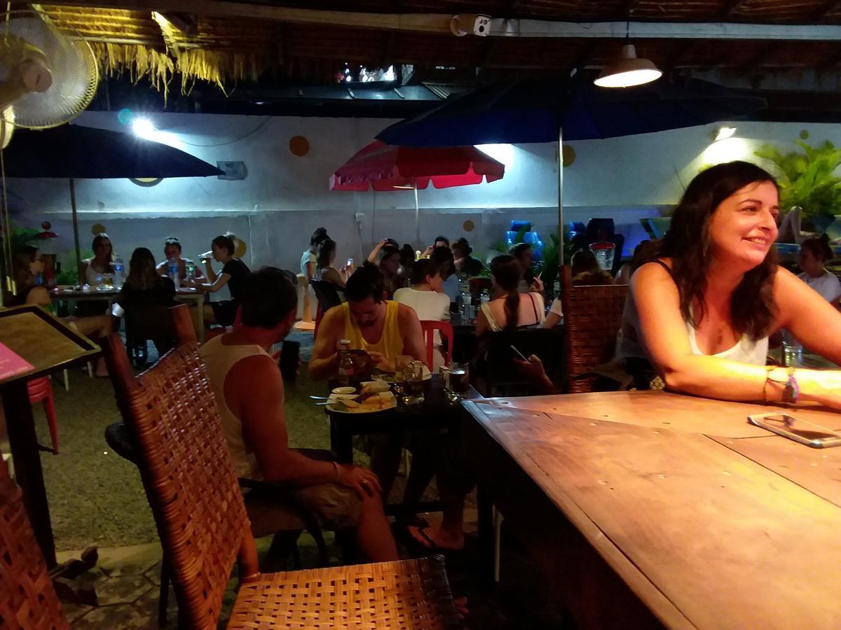 The Living Quarters Hostel 543 Siem Reap Exteriör bild