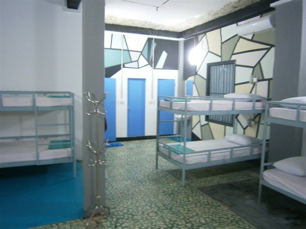 The Living Quarters Hostel 543 Siem Reap Exteriör bild