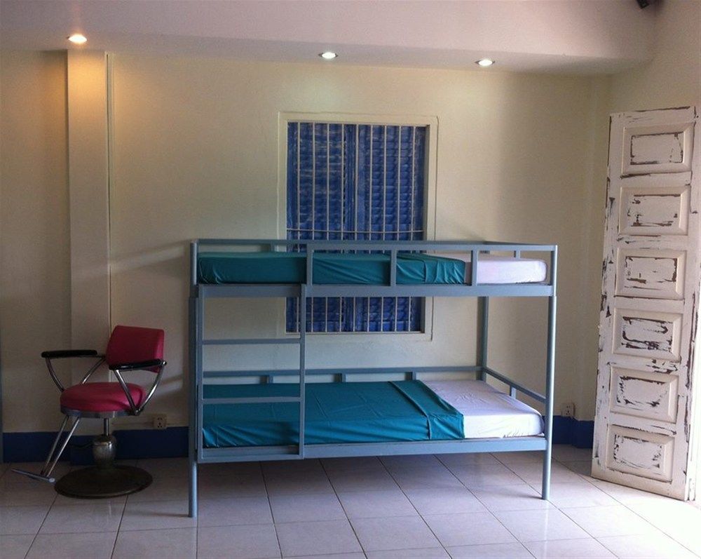 The Living Quarters Hostel 543 Siem Reap Exteriör bild